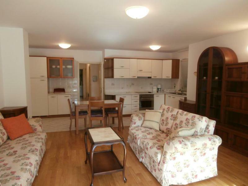 Apartament Miki Poreč Zewnętrze zdjęcie